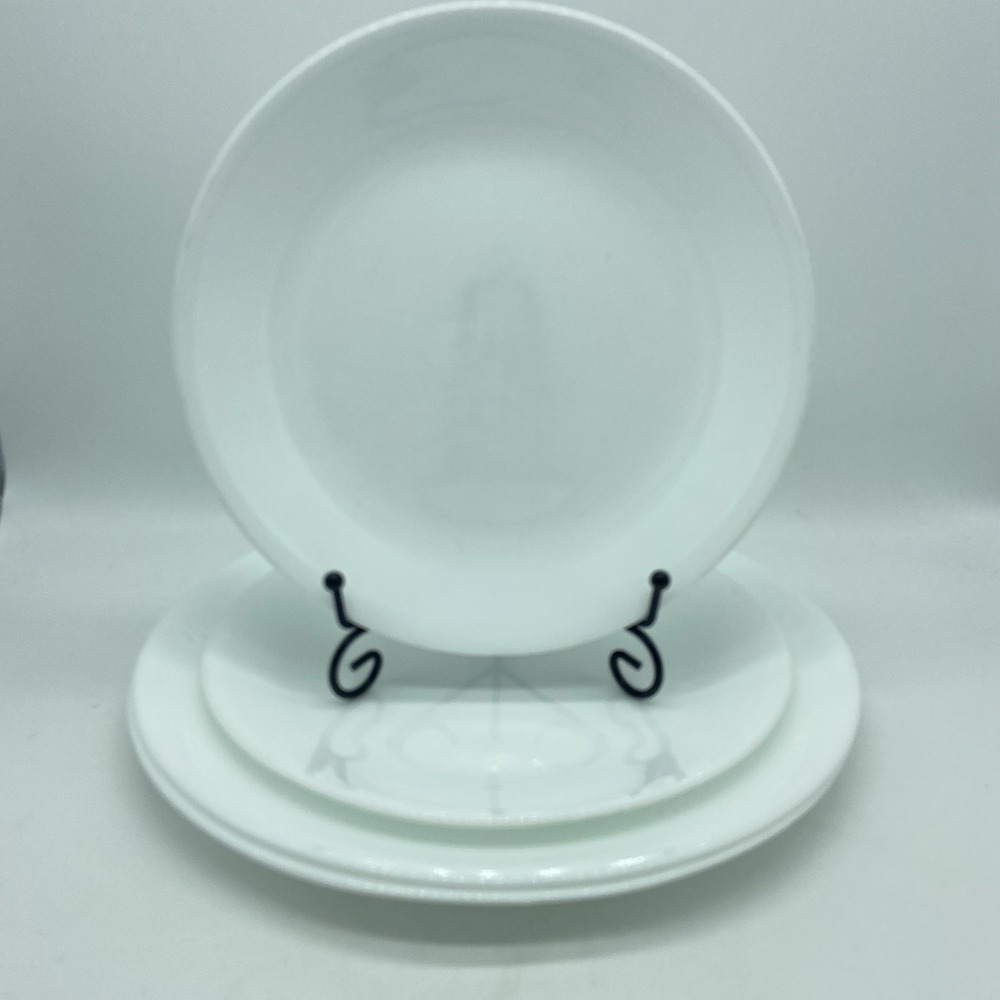 Corelle Winter Frost White (2) 10.25" Dinner Plates + (2)‎ 8.5" Lunch Vintage